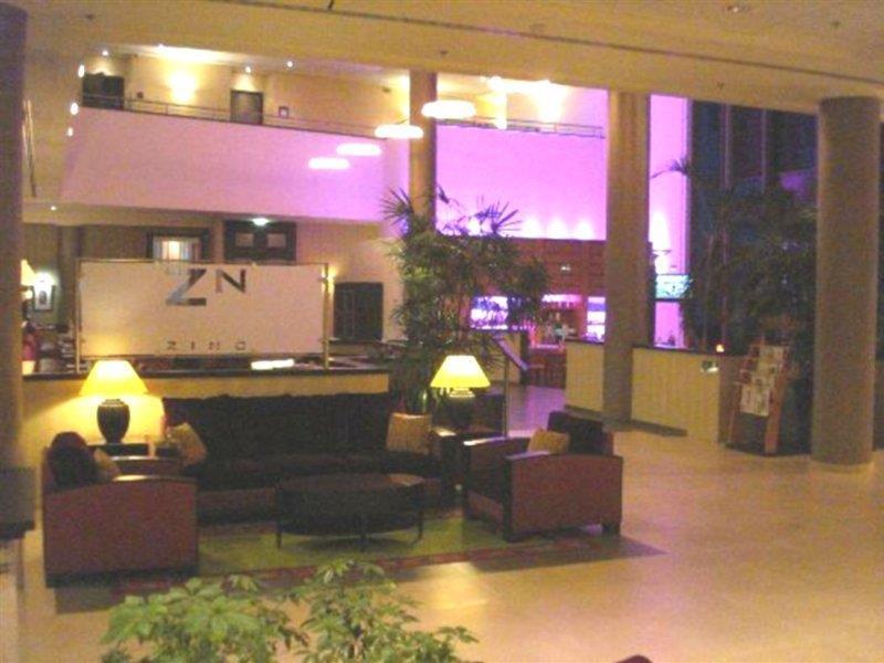 คอร์ตยาร์ด บรัสเซลส์ Hotel ดีเชม ภายนอก รูปภาพ